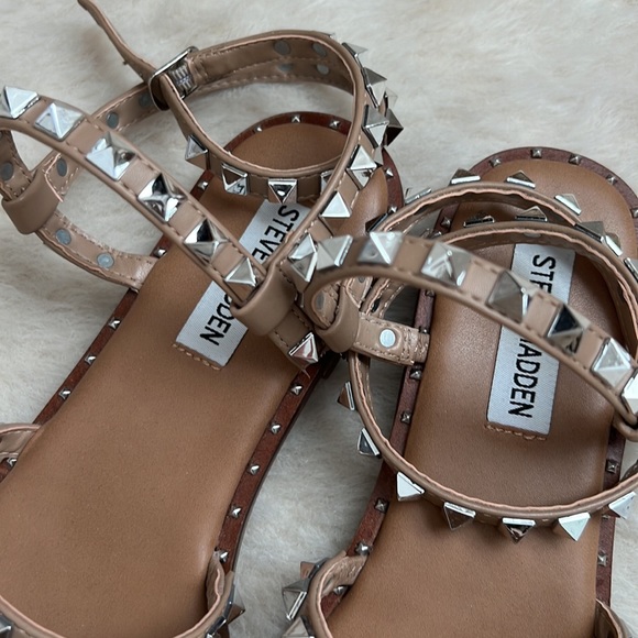 Steve Madden Travel Flat Sandals - Picture 3 of 4